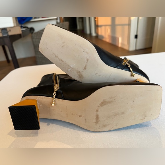 Yuul Yie square toe ankle boots EU 37/ US7 - Picture 3 of 4